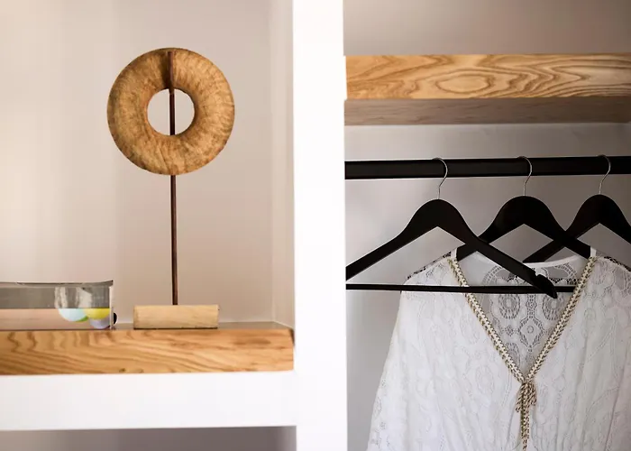 Eleni House Pollonia