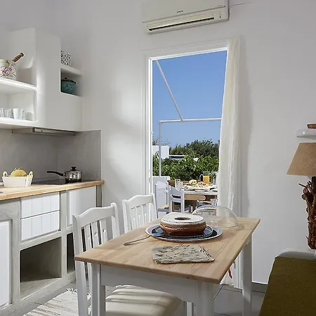 Eleni House Pollonia